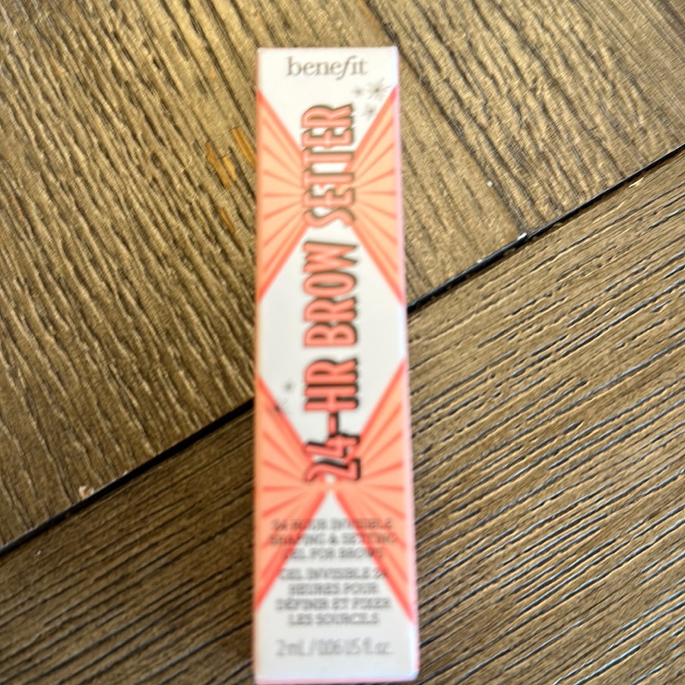 Benefit 24-HR Brow Setter.